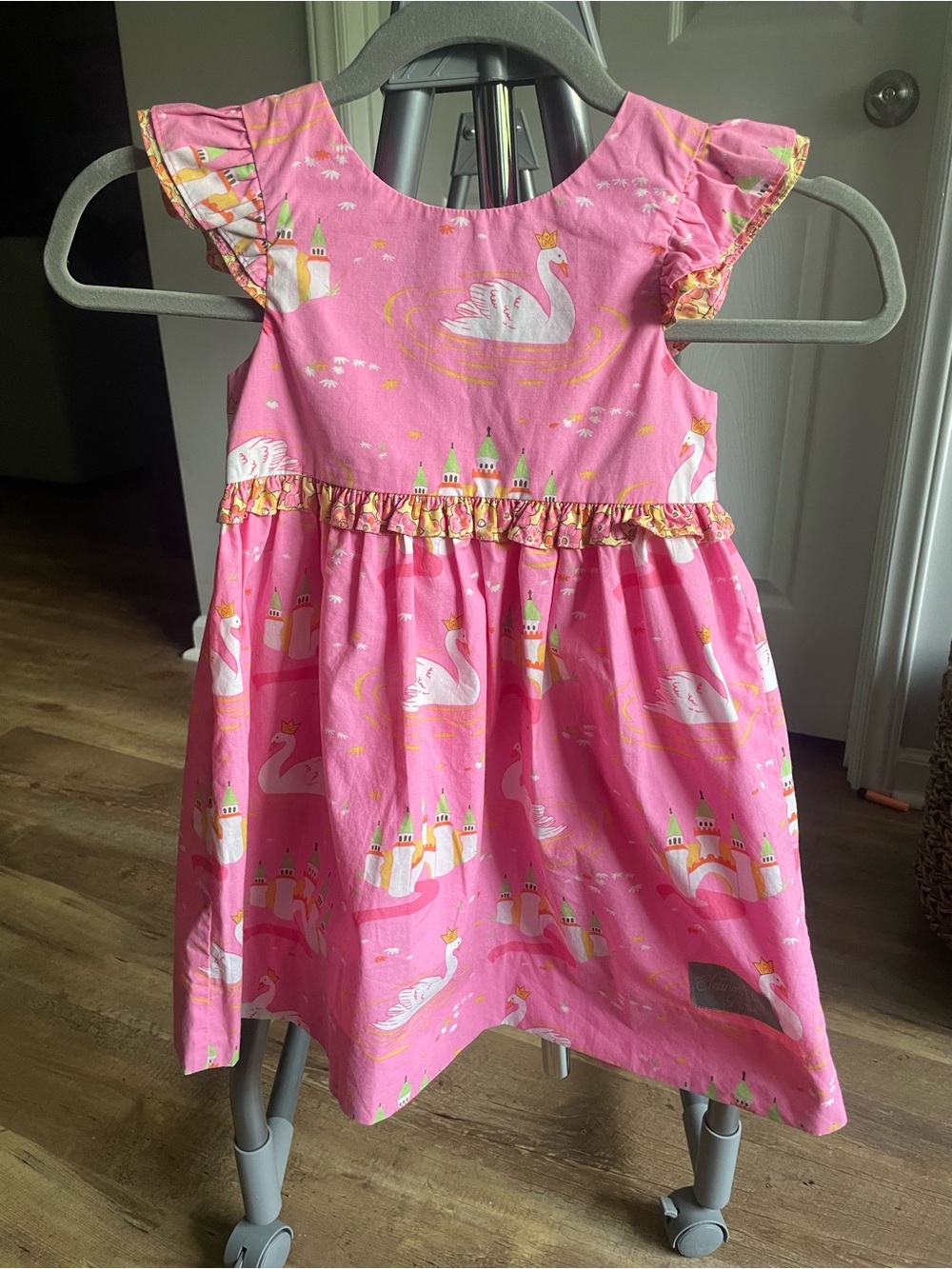 Eleanor Rose Pink Swan Castle Print Ruffle Sleeve Dress